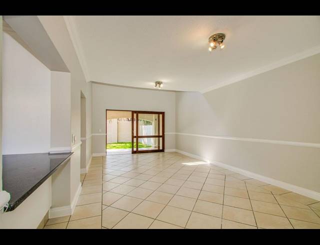 3 BEDROOM TOWNHOUSE FOR SALE IN LONEHILL